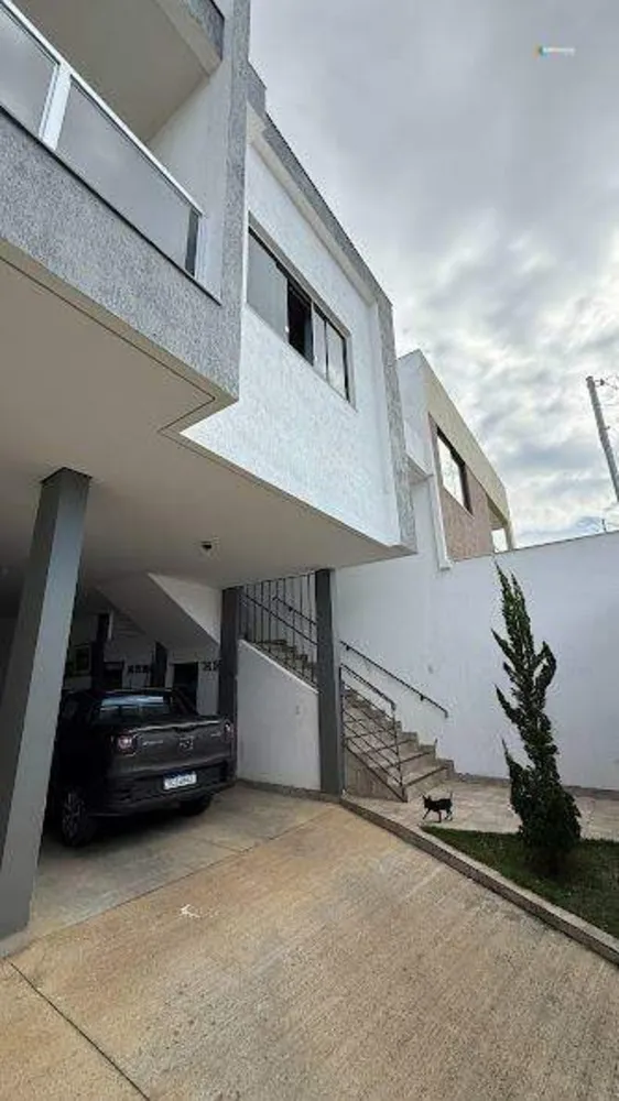 Casa, 3 quartos, 242 m² - Foto 2