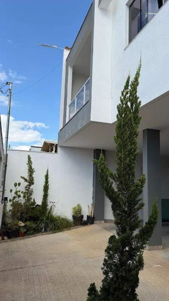 Casa, 3 quartos, 242 m² - Foto 3