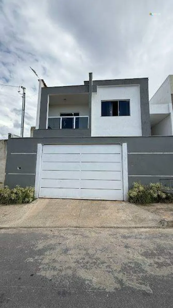 Casa, 3 quartos, 242 m² - Foto 1