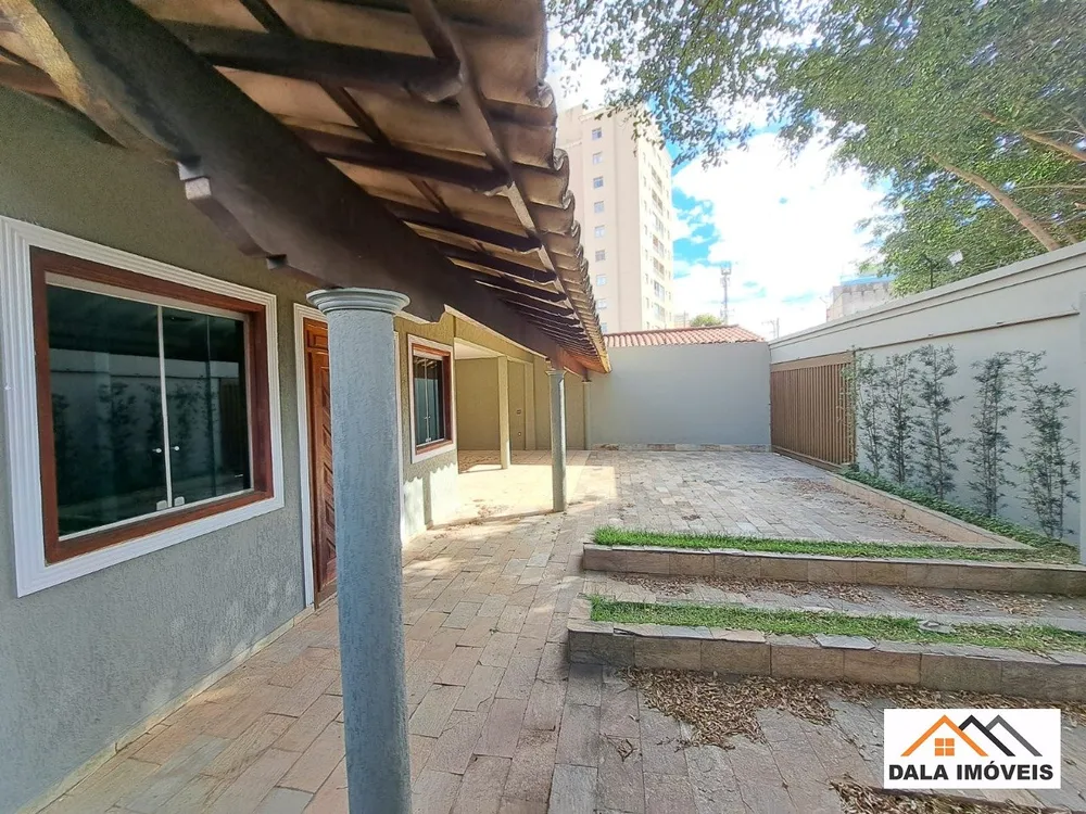 Casa, 4 quartos, 286 m² - Foto 1