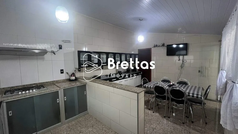 Casa, 3 quartos, 250 m² - Foto 2