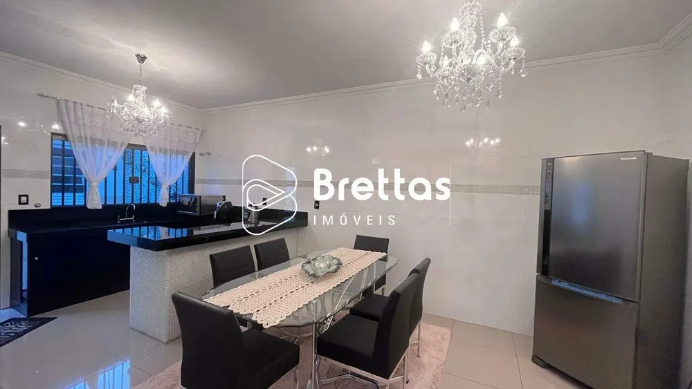 Casa, 3 quartos, 250 m² - Foto 2