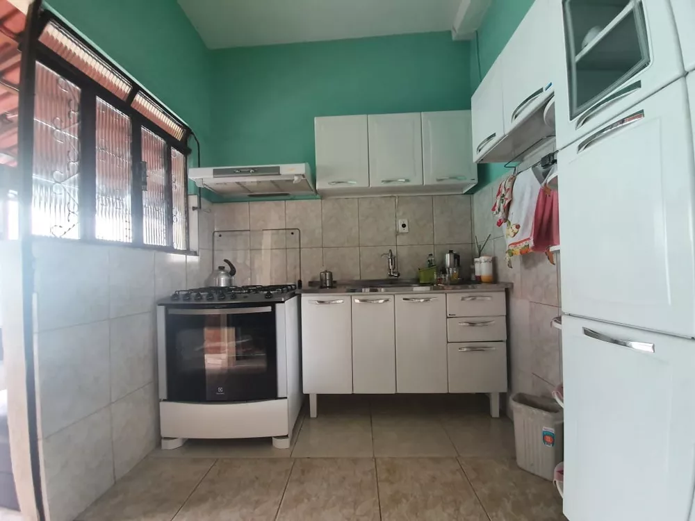 Casa à venda com 4 quartos, 300m² - Foto 14