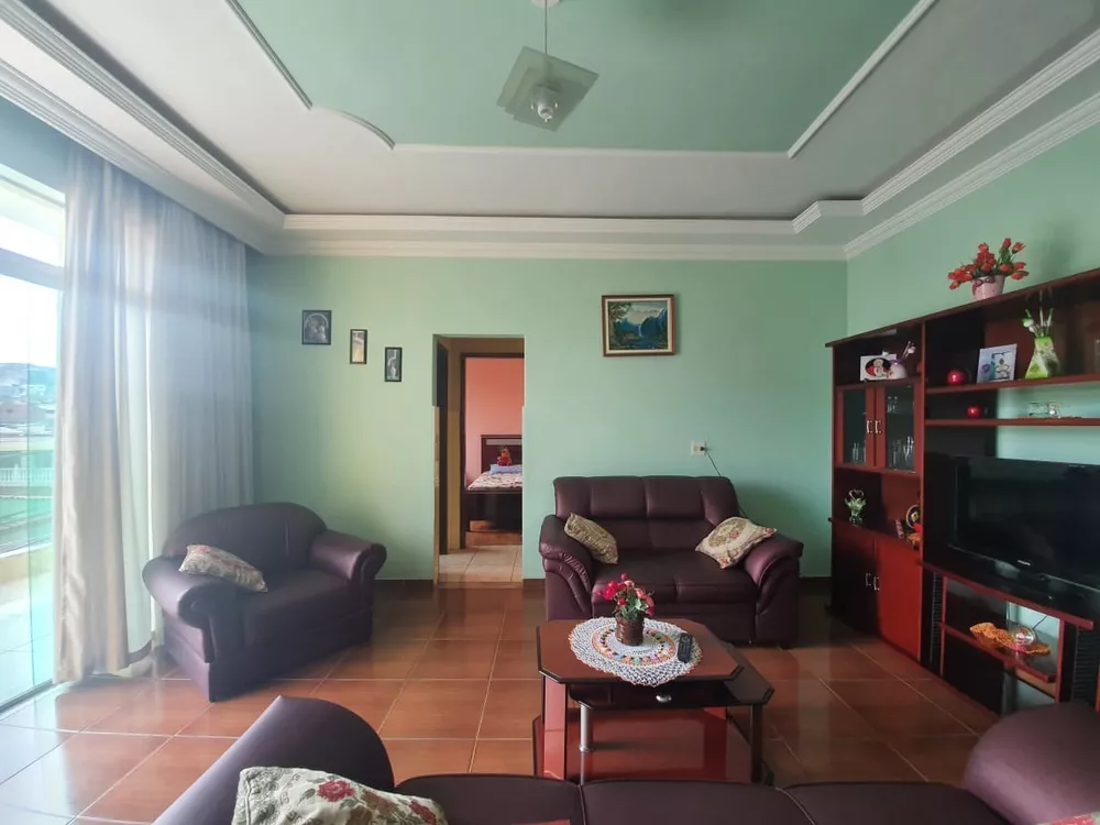 Casa à venda com 4 quartos, 300m² - Foto 1