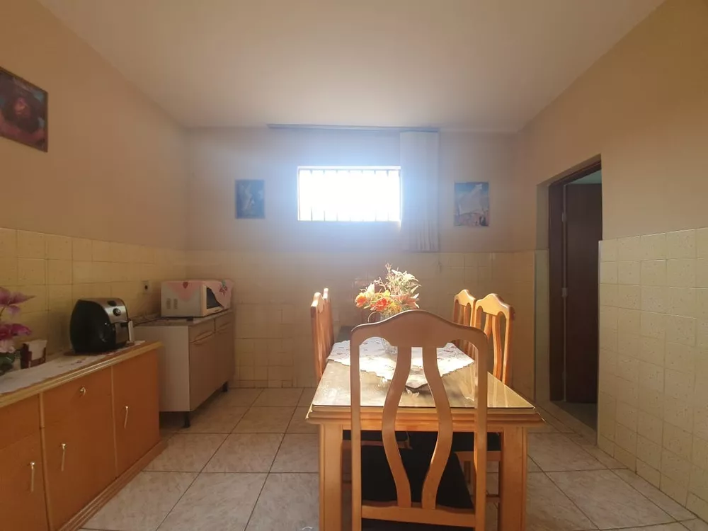 Casa à venda com 4 quartos, 300m² - Foto 6