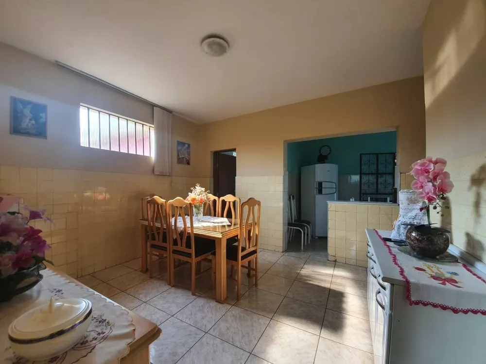 Casa à venda com 4 quartos, 300m² - Foto 7