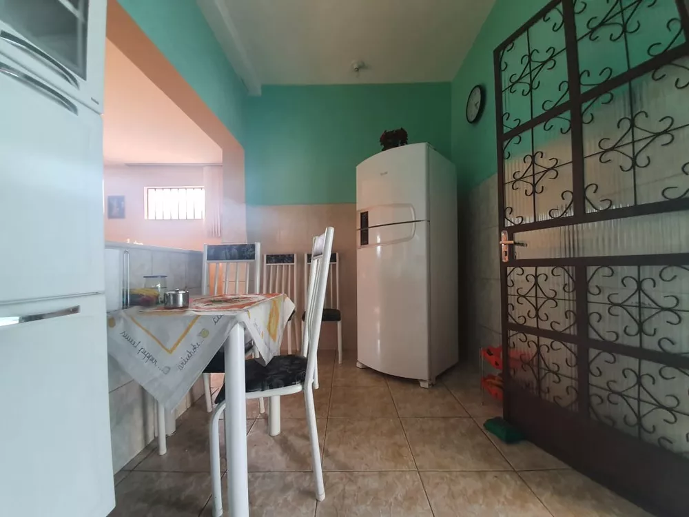 Casa à venda com 4 quartos, 300m² - Foto 15