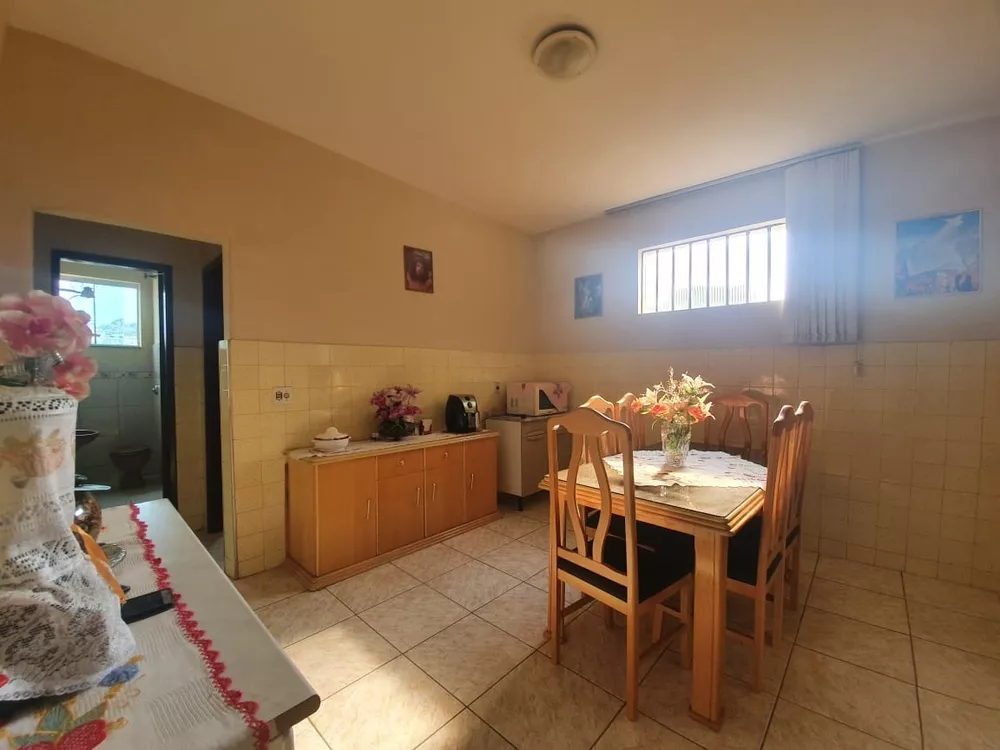 Casa à venda com 4 quartos, 300m² - Foto 5