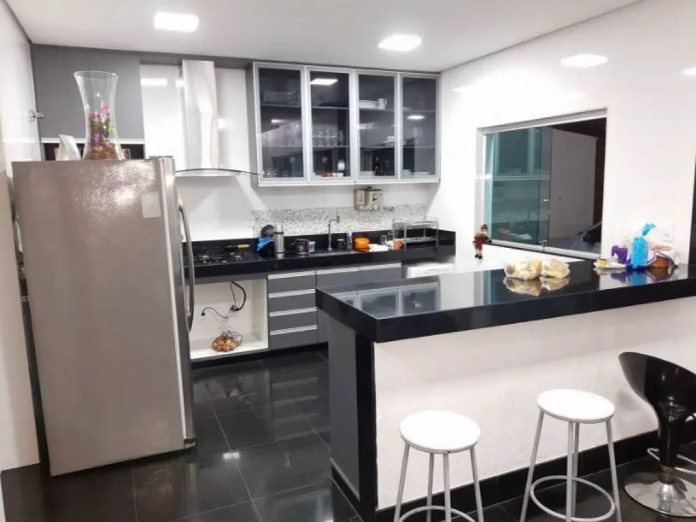 Casa, 3 quartos, 250 m² - Foto 6