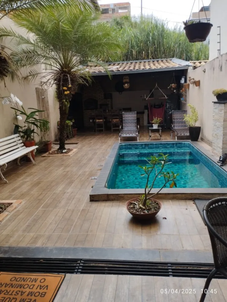 Casa, 3 quartos, 190 m² - Foto 1
