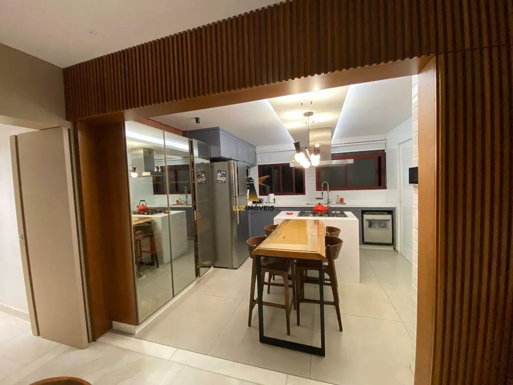 Apartamento à venda com 4 quartos, 180m² - Foto 6