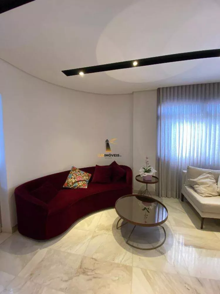 Apartamento à venda com 4 quartos, 180m² - Foto 1