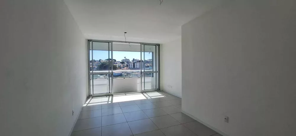 Apartamento à venda com 3 quartos, 73m² - Foto 2