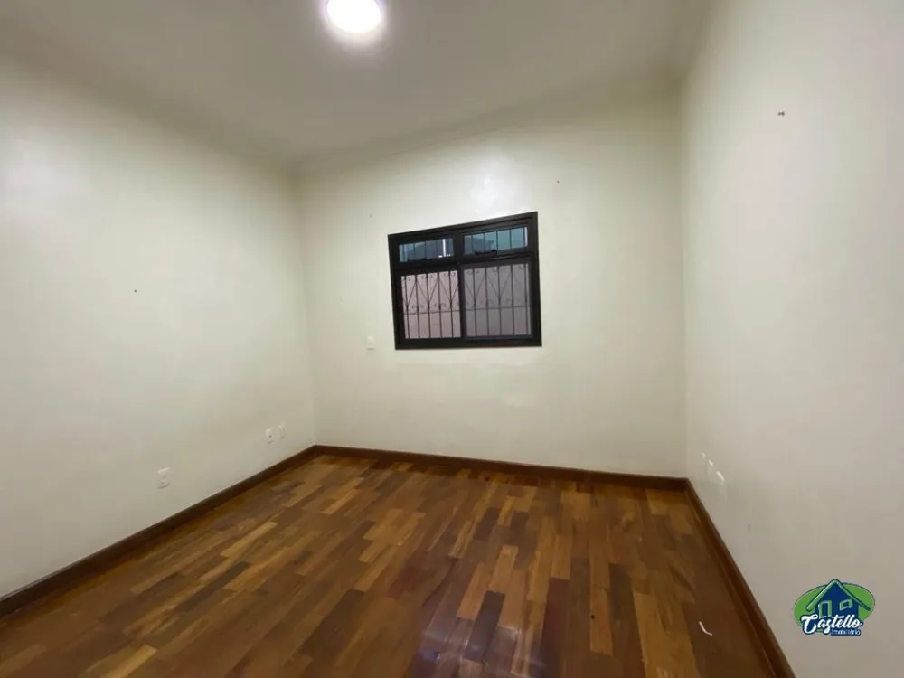 Casa, 4 quartos, 281 m² - Foto 1