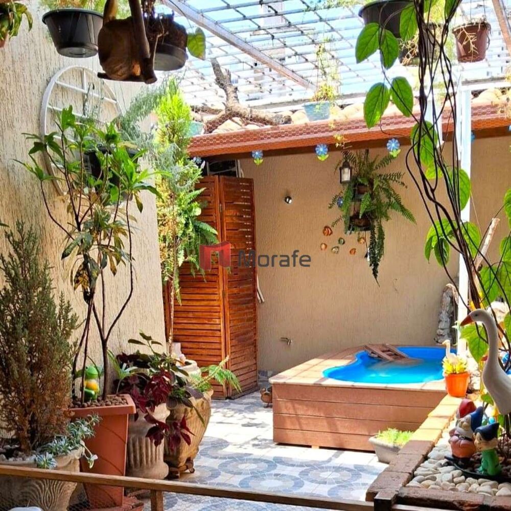 Casa à venda com 3 quartos, 112m² - Foto 1