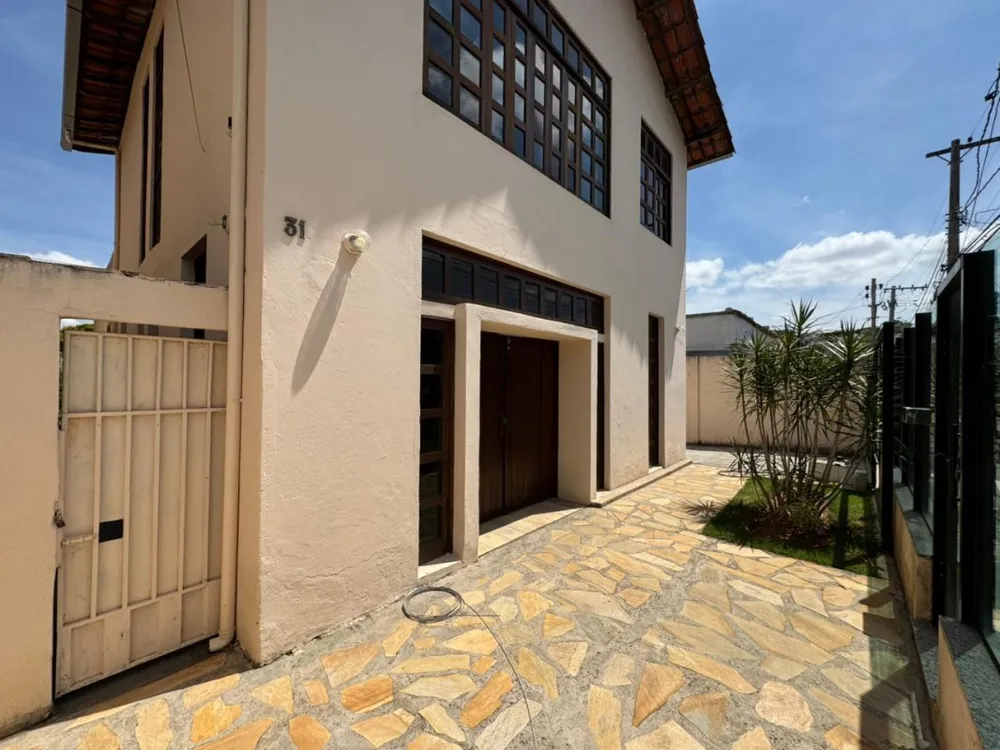 Casa, 3 quartos, 237 m² - Foto 1