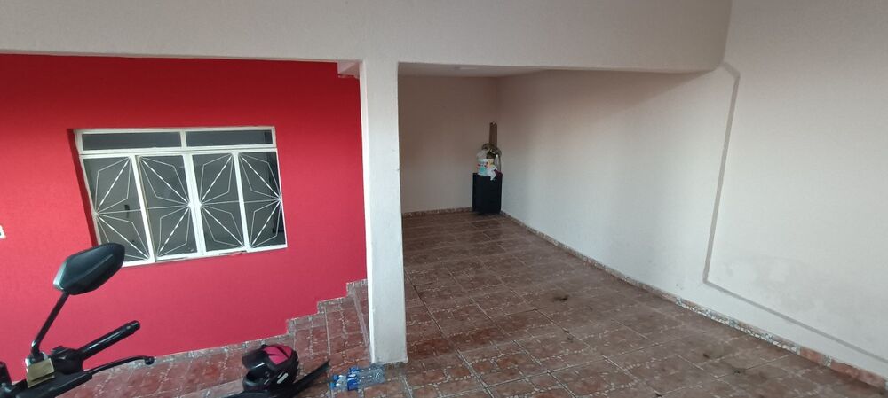 Casa para alugar com 4 quartos, 120m² - Foto 1