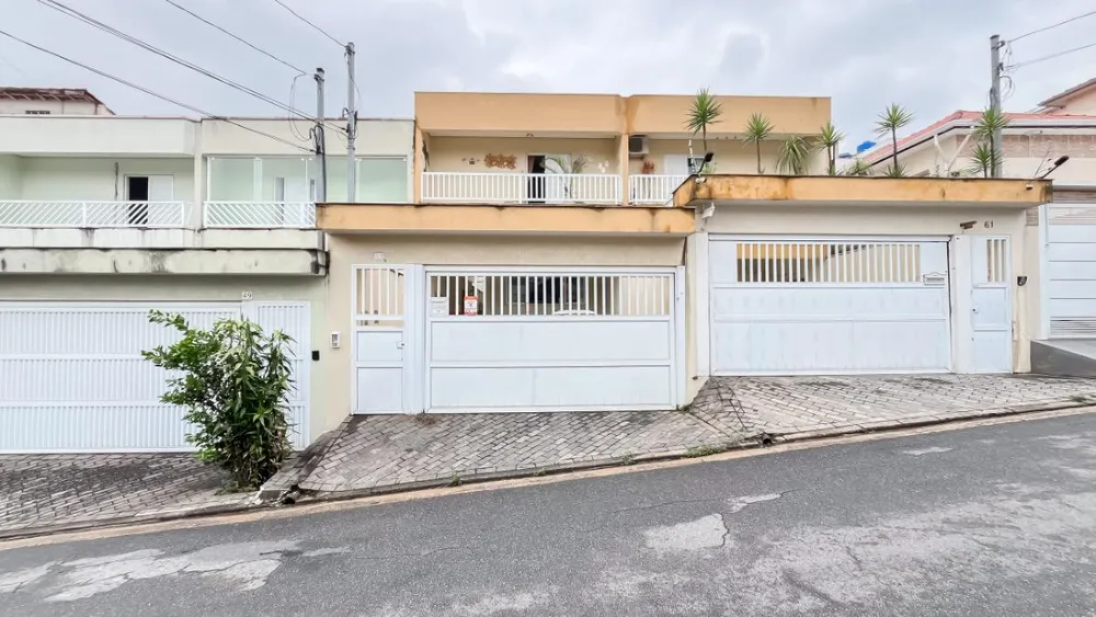 Casa, 4 quartos, 204 m² - Foto 1