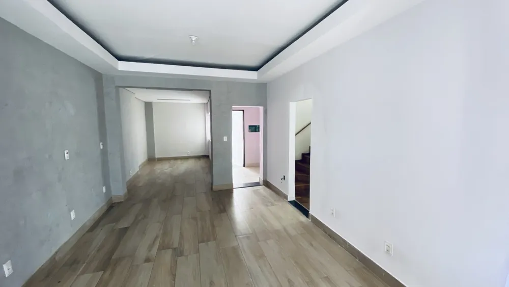 Casa, 3 quartos, 232 m² - Foto 1