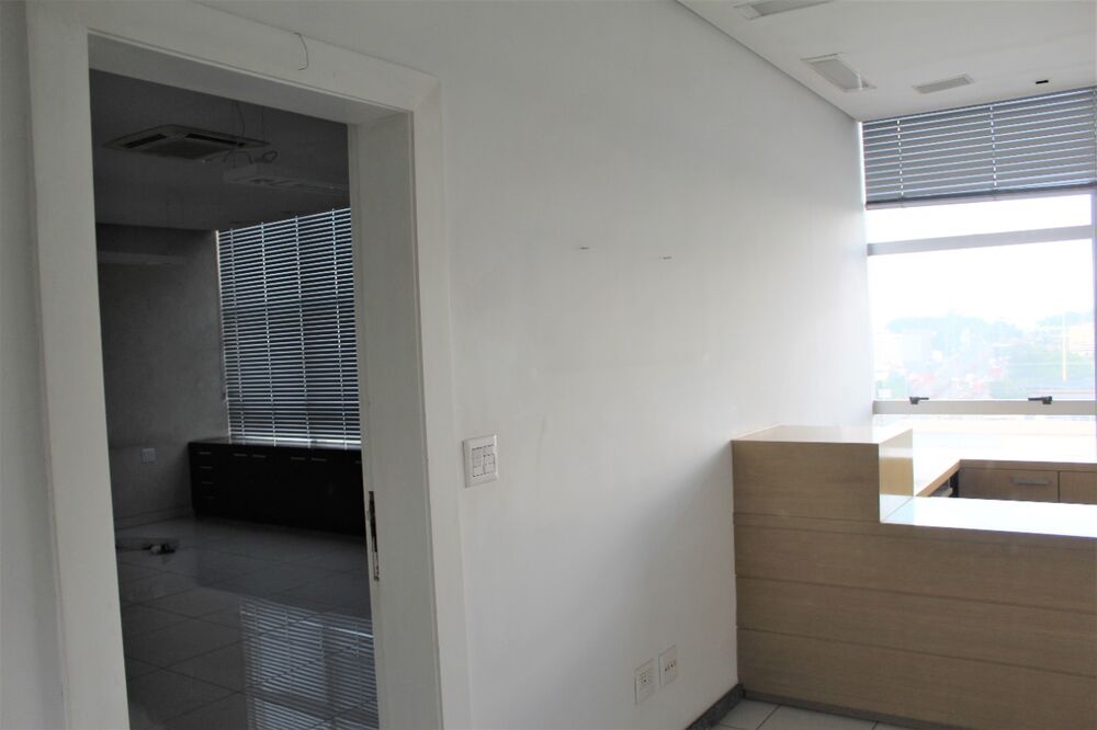 Loja-Salão para alugar, 1500m² - Foto 4
