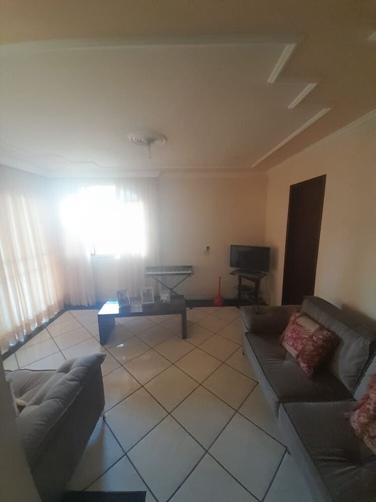 Casa à venda com 3 quartos - Foto 1
