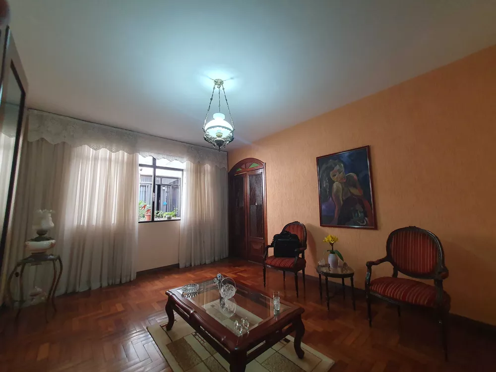 Casa à venda com 4 quartos, 270m² - Foto 2