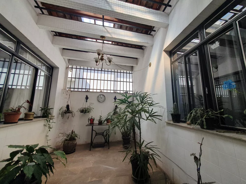 Casa à venda com 4 quartos, 270m² - Foto 5