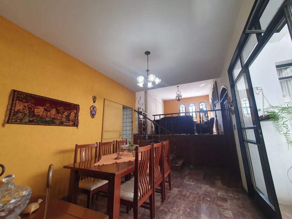 Casa à venda com 4 quartos, 270m² - Foto 4