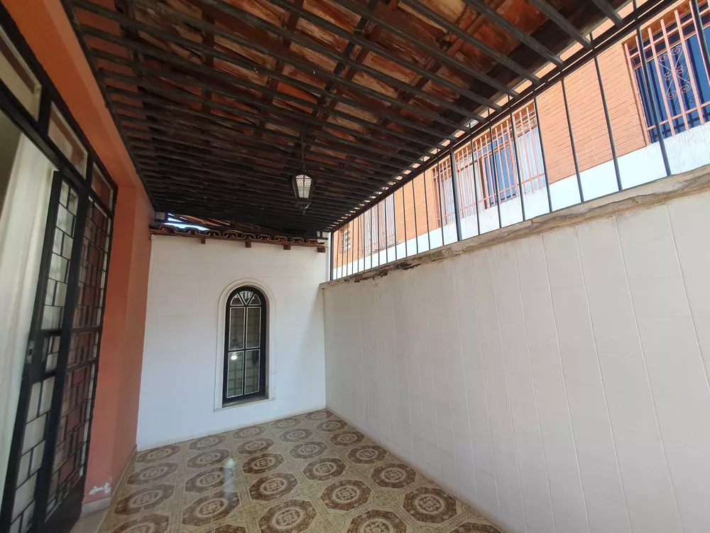 Casa à venda com 4 quartos, 270m² - Foto 8