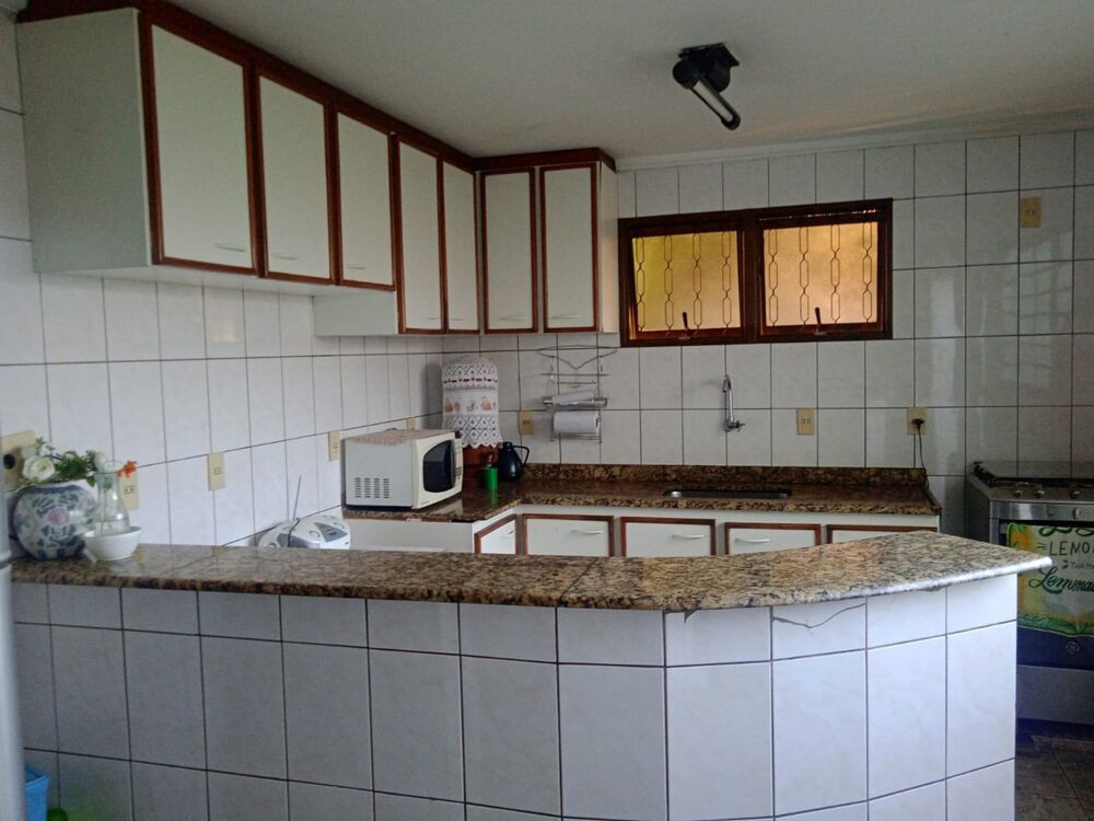 Casa à venda com 3 quartos, 132m² - Foto 2