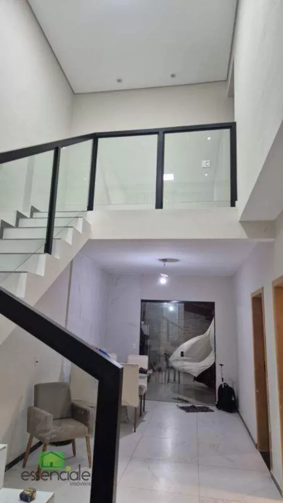 Casa à venda com 3 quartos, 80m² - Foto 1