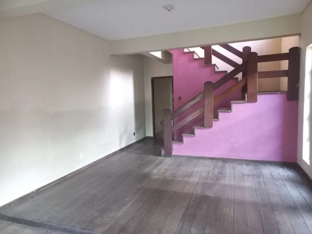 Casa, 4 quartos, 223 m² - Foto 2