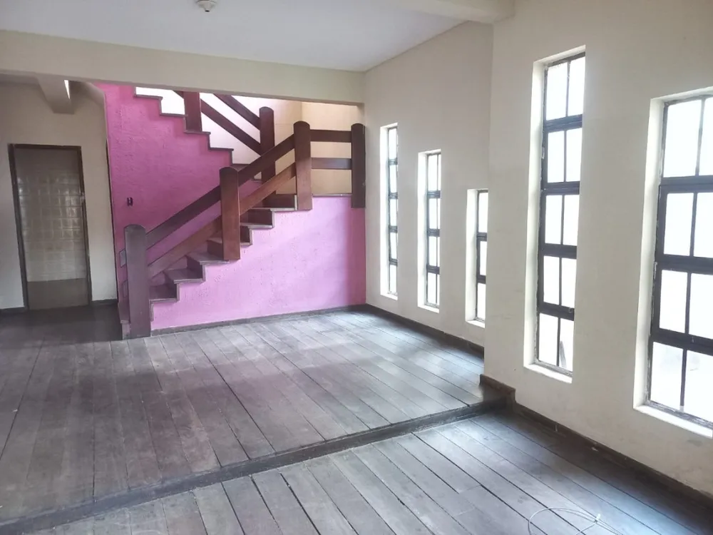 Casa, 4 quartos, 223 m² - Foto 1