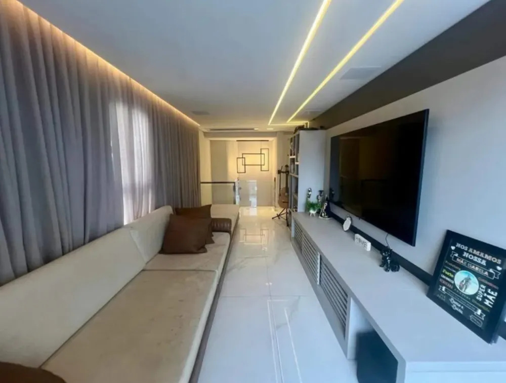 Cobertura, 3 quartos, 202 m² - Foto 2