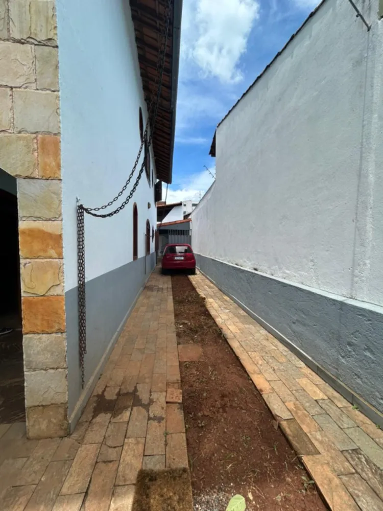 Casa, 6 quartos, 326 m² - Foto 2