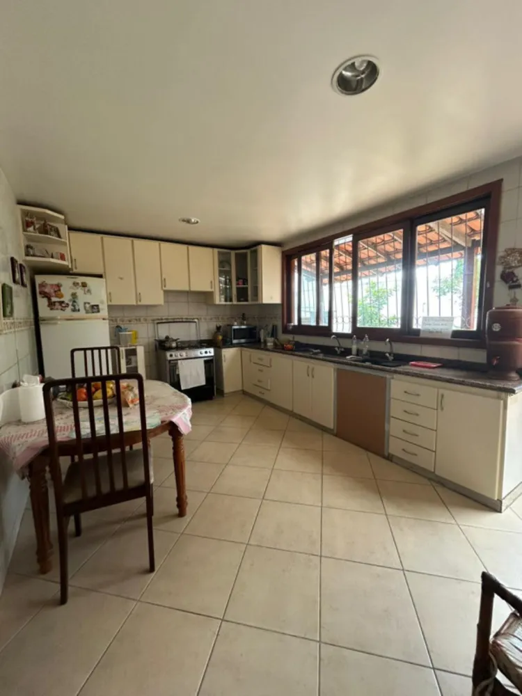 Casa, 6 quartos, 326 m² - Foto 1
