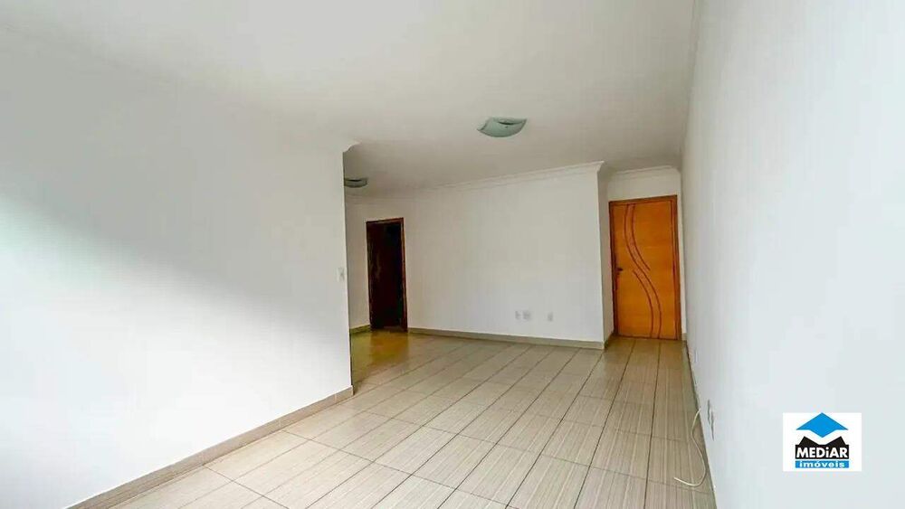 Apartamento à venda com 3 quartos, 96m² - Foto 2