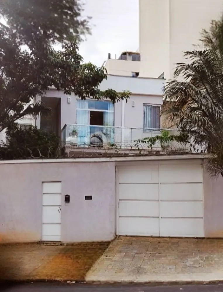 Casa, 4 quartos, 370 m² - Foto 1