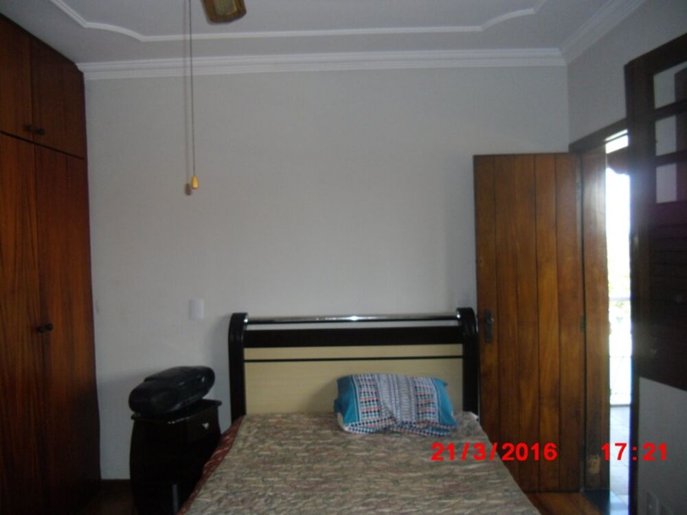 Casa à venda com 4 quartos, 280m² - Foto 1