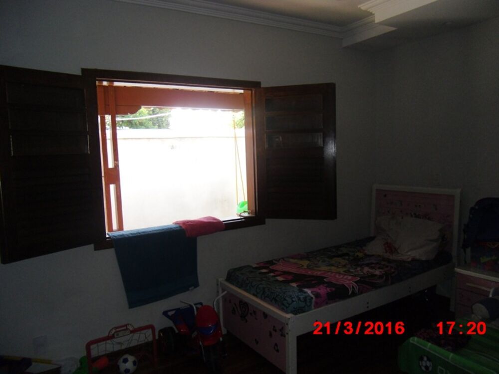 Casa à venda com 4 quartos, 280m² - Foto 2