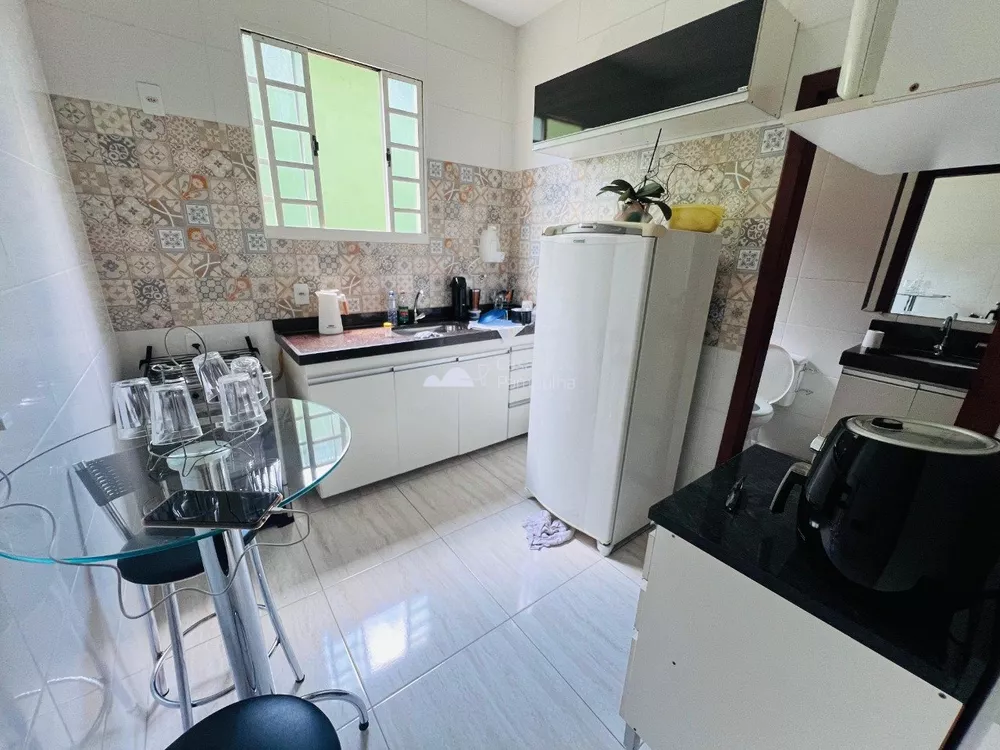 Casa à venda com 9 quartos, 408m² - Foto 2