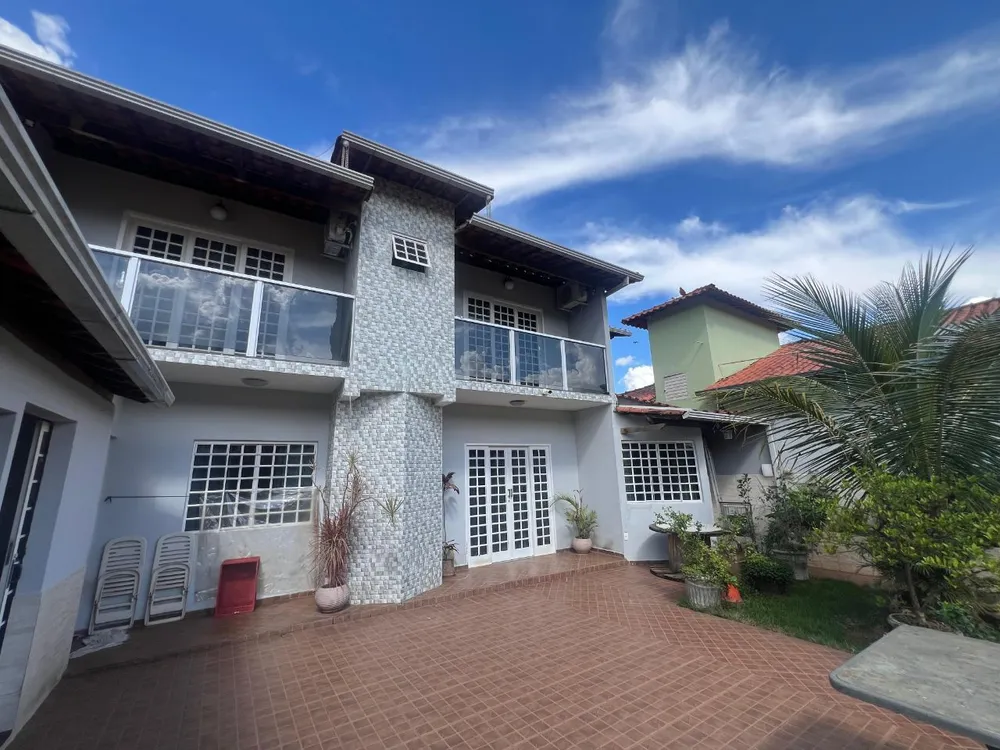 Casa, 4 quartos, 270 m² - Foto 1