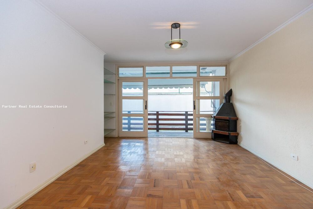 Casa à venda com 3 quartos, 180m² - Foto 1