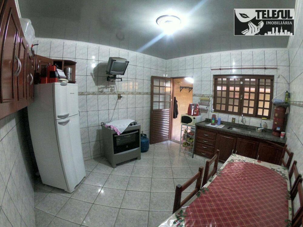 Casa à venda com 3 quartos, 250m² - Foto 8