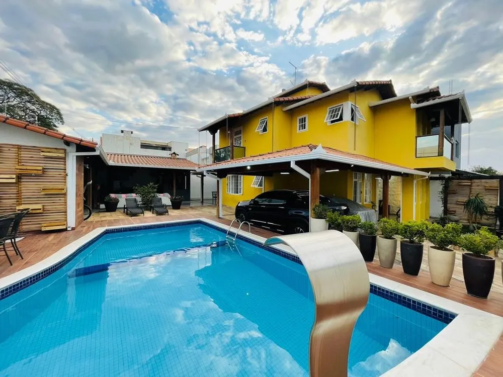 Casa, 3 quartos, 300 m² - Foto 1