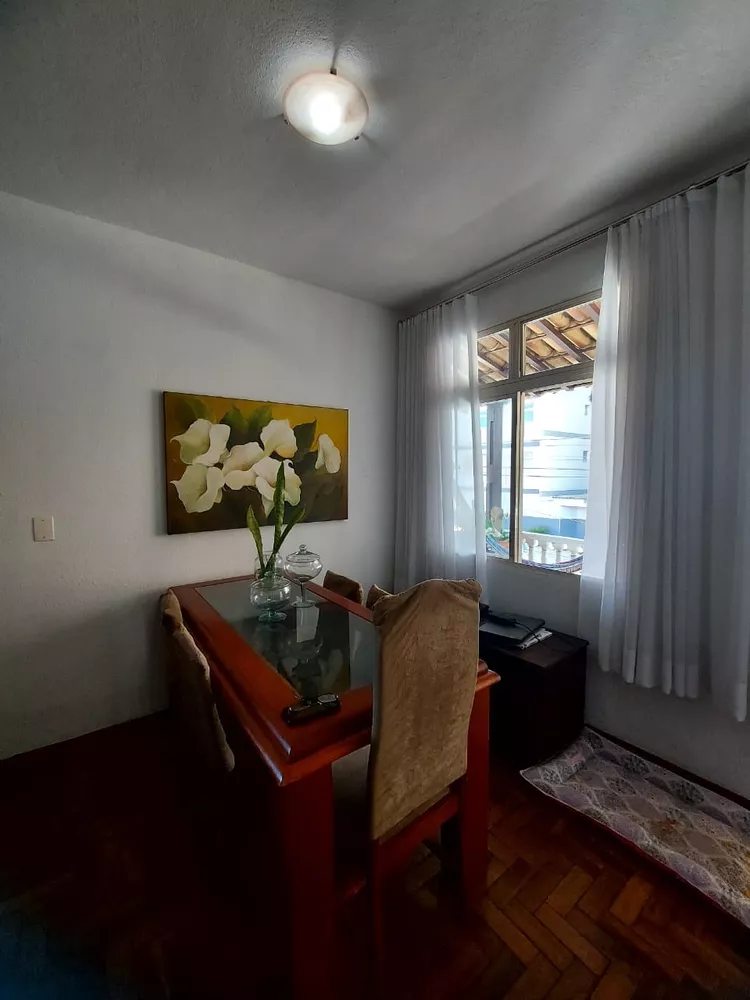 Casa à venda com 4 quartos, 360m² - Foto 2