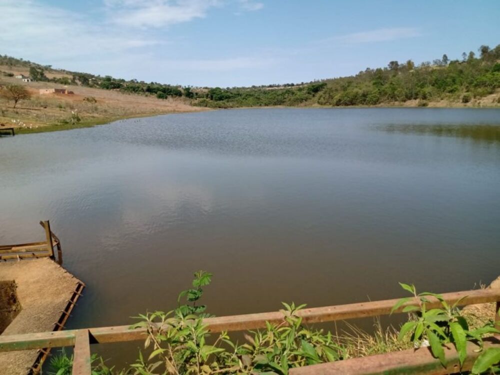 Sítio à venda com 3 quartos, 10000m² - Foto 1
