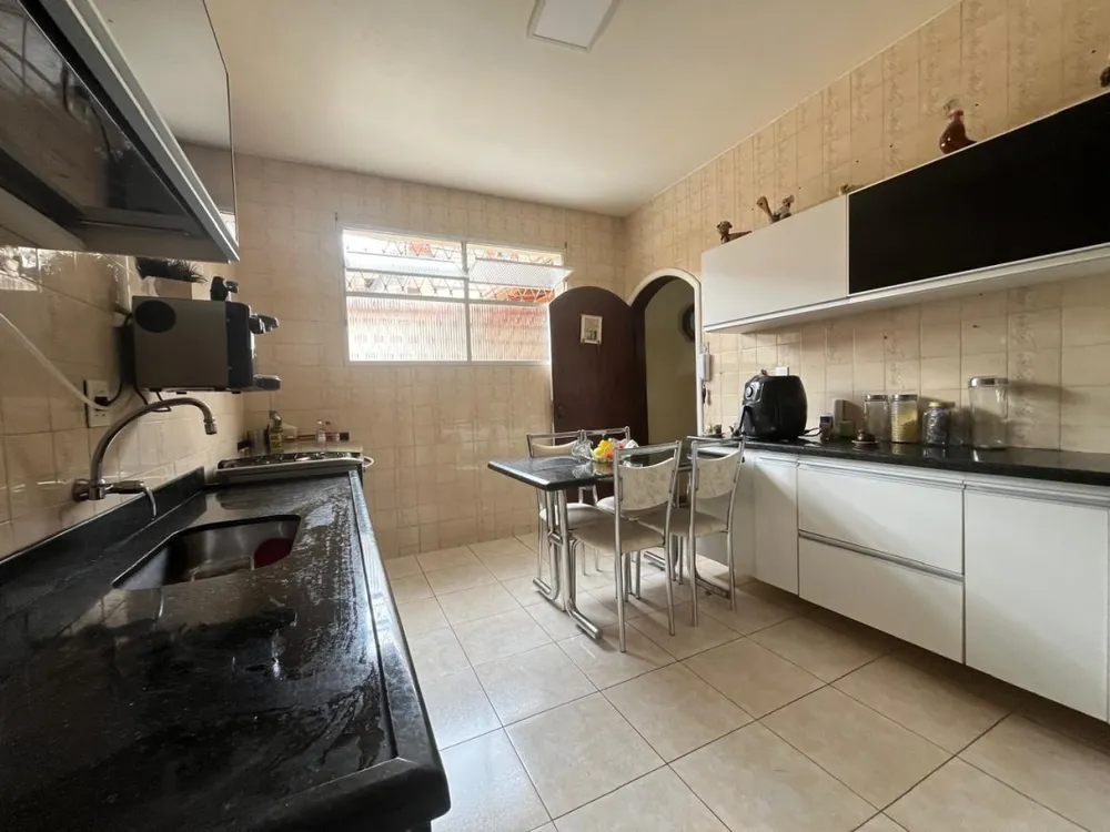 Casa, 3 quartos, 250 m² - Foto 9