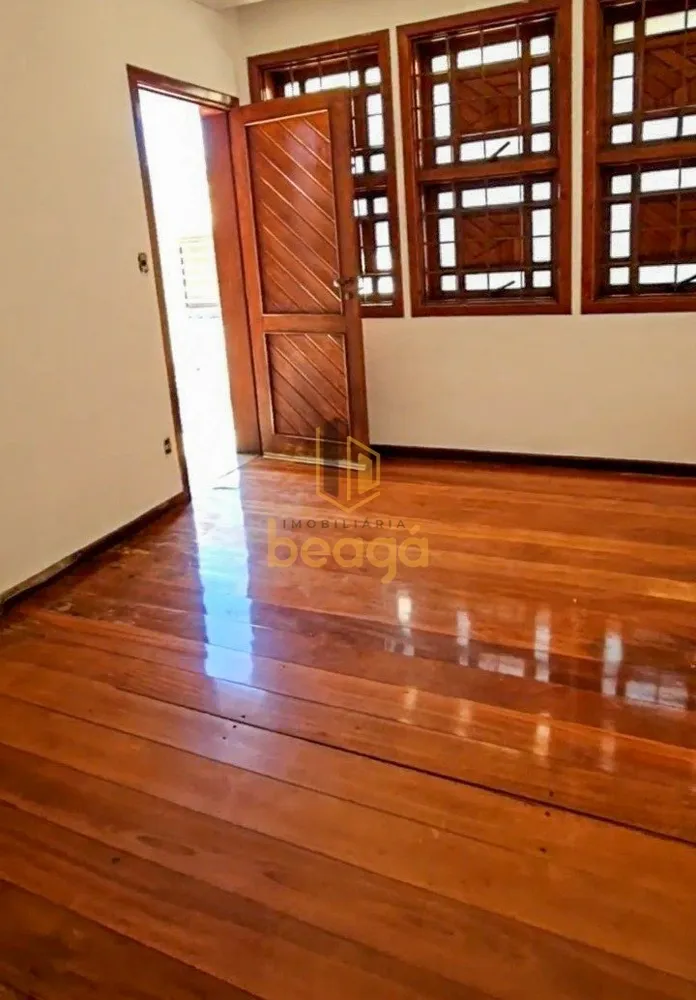 Casa, 5 quartos, 240 m² - Foto 2