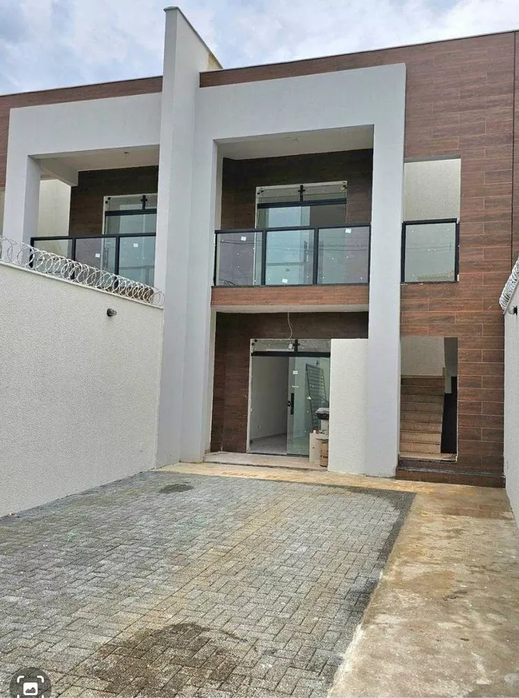 Casa à venda com 2 quartos, 80m² - Foto 1